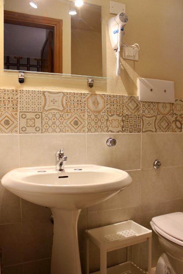 Gli Artisti Apartments & Rooms บาเกเรีย ภายนอก รูปภาพ